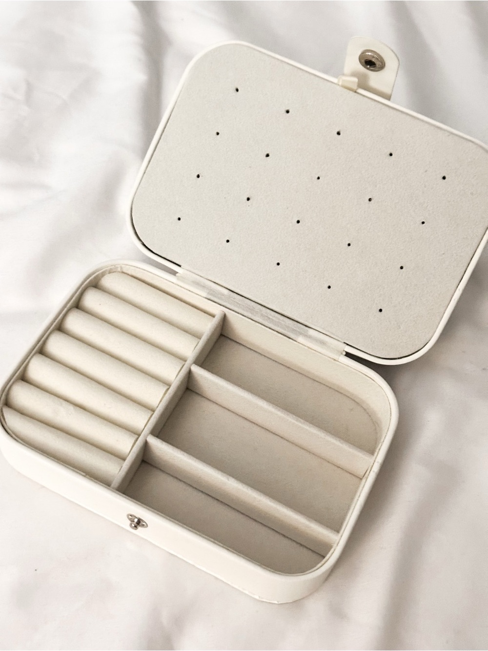 Compact White Jewelry Organizer Box with Ring Rolls